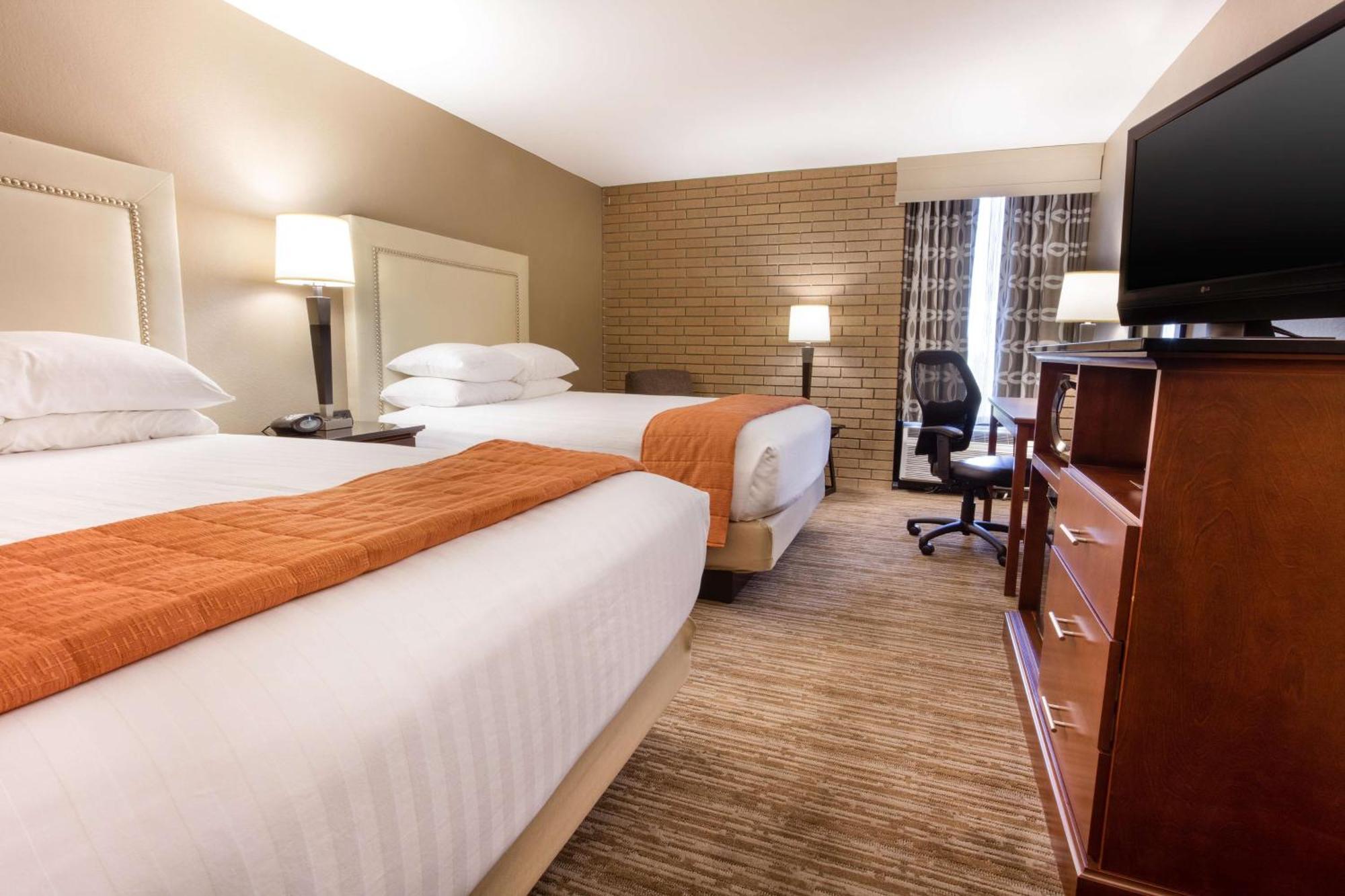 Drury Inn & Suites Kansas City Airport Exterior foto